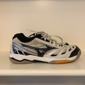 mizuno volleyball shoes